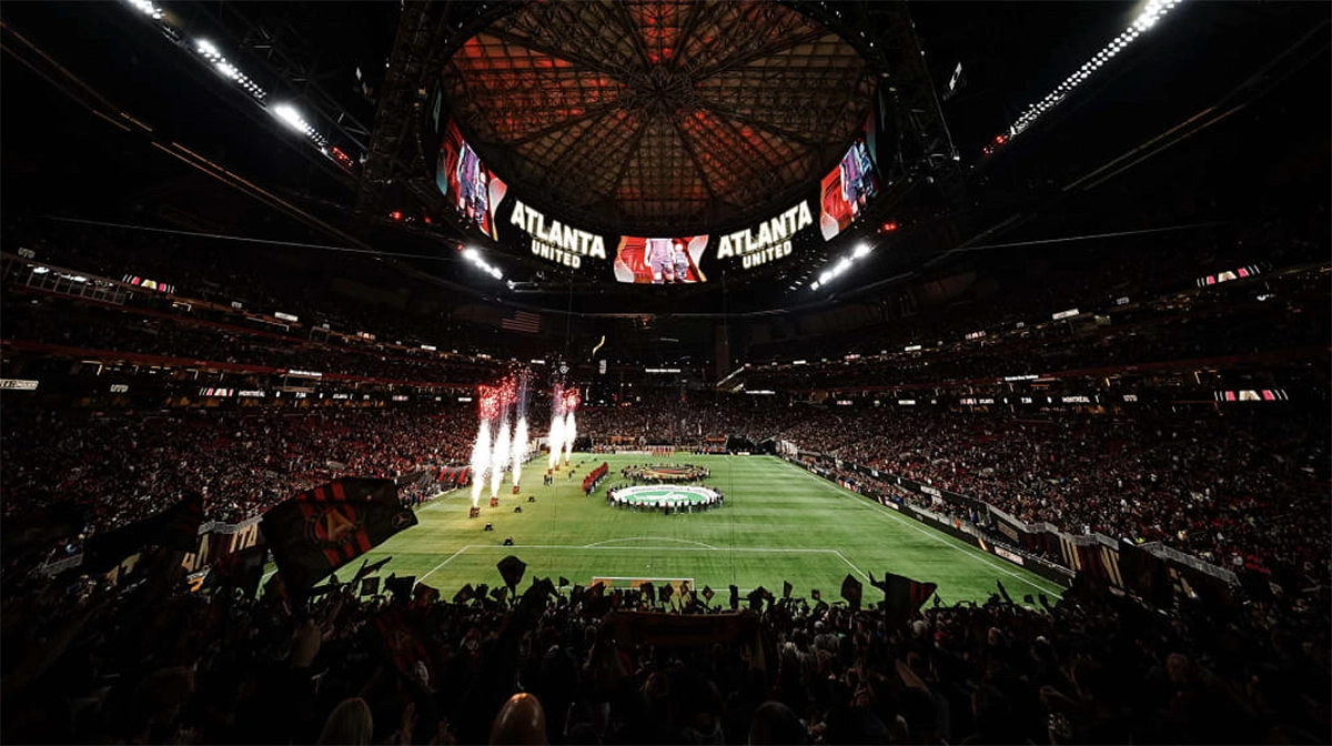 애틀랜타 유나이티드 홈경기에서 연출된 MLS 경기장 퍼포먼스 Atlanta United home match presentation inside an MLS stadium