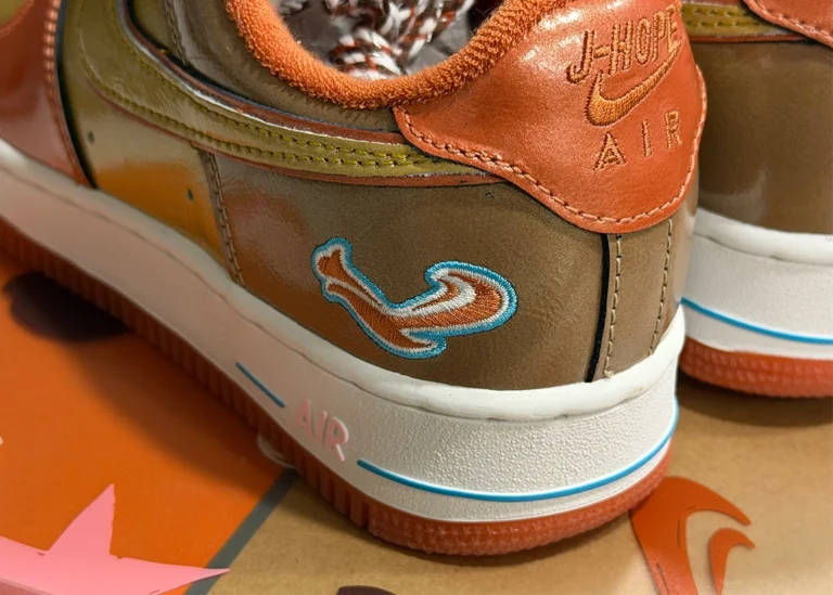 NIGO Air Force 1 힐의 자수 로고와 협업 디테일